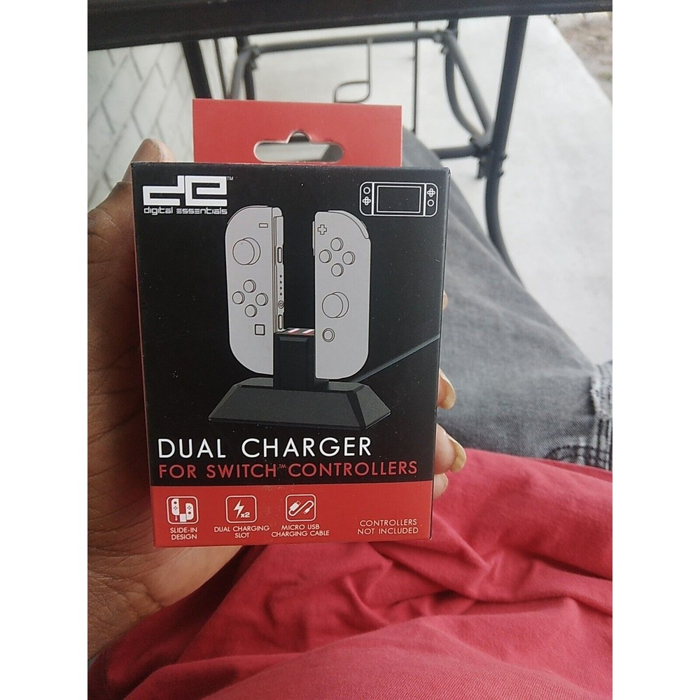 Dual Charger For Nintendo Switch Controllers- New